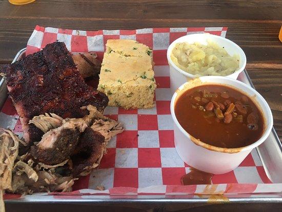 Woodys Indoor Outdoor Grub